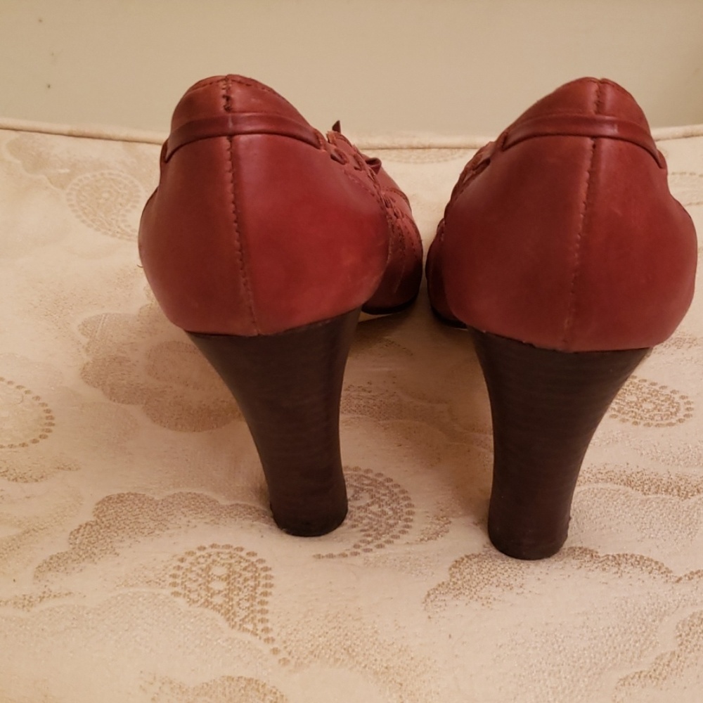 STEVE MADDEN HEELS - Picture 4 of 8